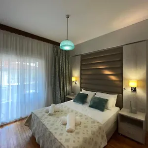 κάντε κράτηση εδώ